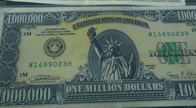 U?ak'ta 1 milyon dolarl?k banknot yakaland?