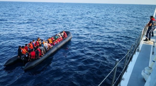 Yunanistan'a gitmeye çal??an 65 kaçak göçmen yakaland?..