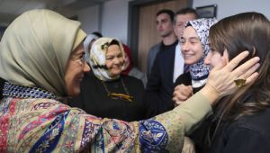 Emine Erdo?an, Kad?k�y Ahmet Sani Gezici K?z Anadolu ?mam Hatip Lisesi Dene Yap At�lyesi a�?l?? t�renine kat?ld?