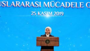 Emine Erdo?an: �Kad?na y�nelik ?iddet sadece fiziksel y�n�yle de?il, ekonomik ve psikolojik y�nleriyle de ele al?nmal?d?r�