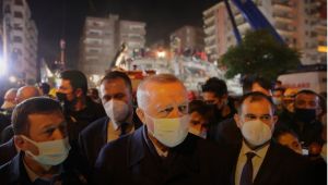 Cumhurba?kan? Erdo?an, ?zmir�de deprem b�lgesini ziyaret etti