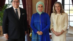 Emine Erdo?an, ?ili'nin Ankara Bykelisi Rodrigo E. Arcos ve e?i Margarita Suarezi kabul etti