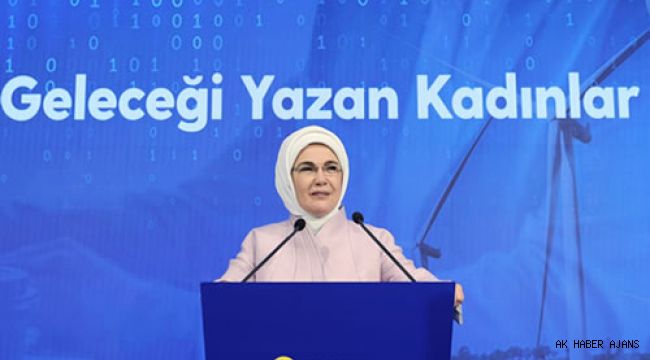 Emine Erdo?an, Gelece?i Yazan Kad?nlar Projesinin ?klim Fikir Maratonu dl Trenine kat?ld?