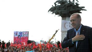 21 y?ld?r sadece eser ve hizmet siyaseti yapt?k