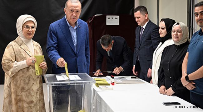 Cumhurba?kan? Erdo?an, oyunu Saffet ebi Ortaokulunda kulland?