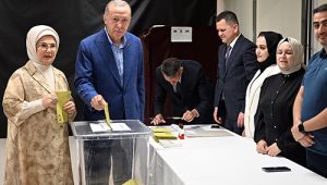 Cumhurba?kan? Erdo?an, oyunu Saffet ebi Ortaokulunda kulland?